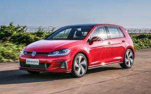 Volkswagen Golf GTI 5-Door 2017 года (CN)